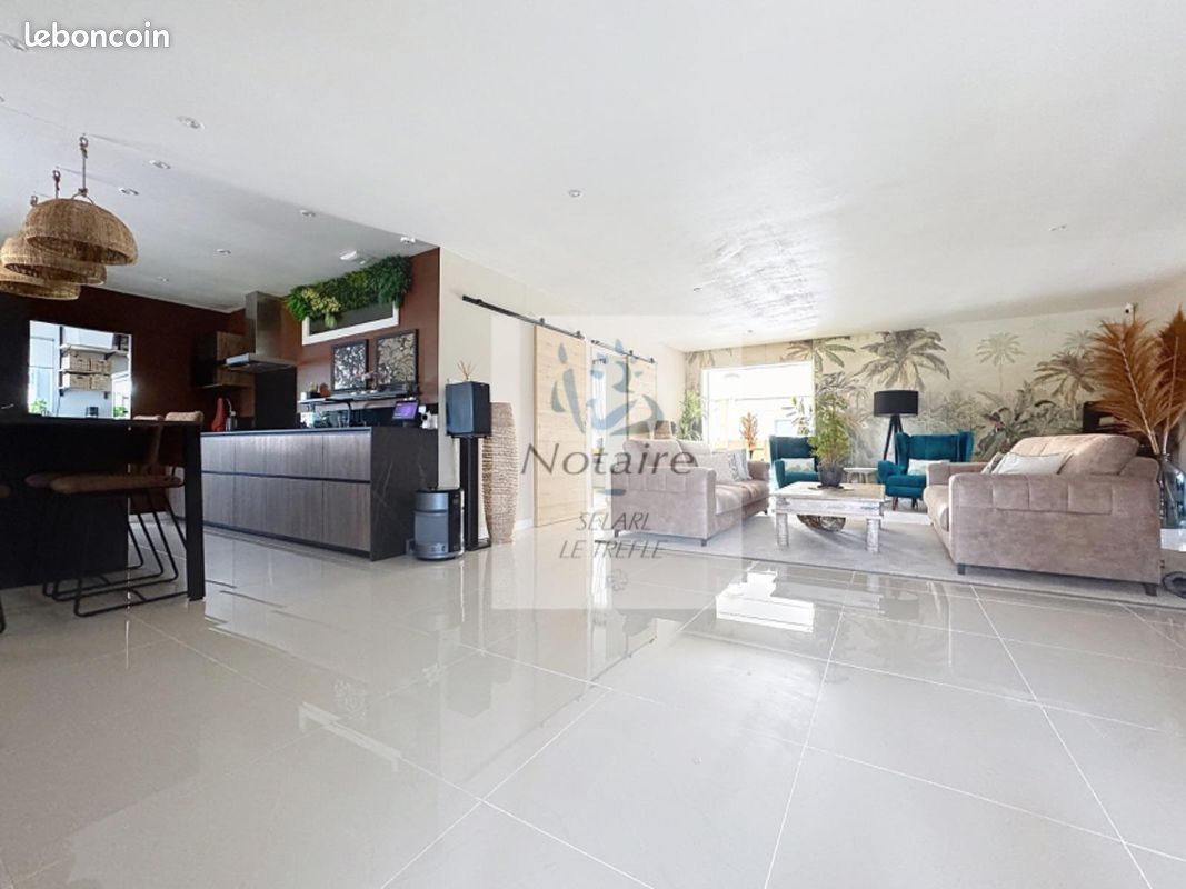 Maison 7 pièces 208 m² · à Saint-Denis-de-Pile · 208 m² · 661 500 €