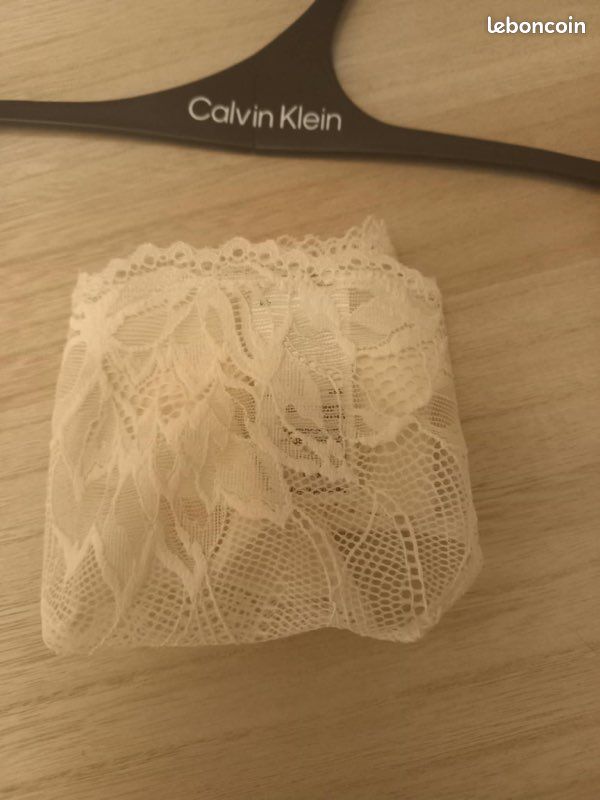 Calvin Klein culotte string en dentelle taille M neuve avec étiquette (image 16)