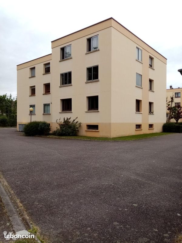 Appartement 2 pièces 57 m² · à Golbey · 57 m² · 55 000 €