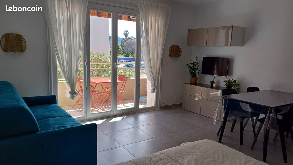 Appartement refait à neuf à 400 m de la plage des Sablettes - parking fermé (image 2)