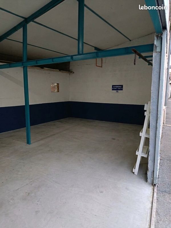 Place de parking dans garage fermé à louer – Ambarès-et-Lagrave · 150 €