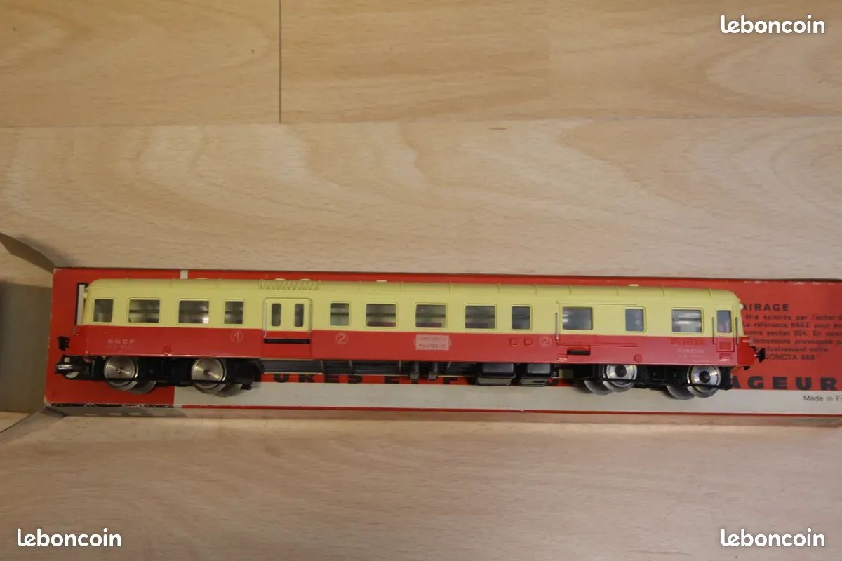 Train Échelle HO Jouef - Autorail Le Picasso SNCF Avec Remorque - Échelle 1/87 - Occasion