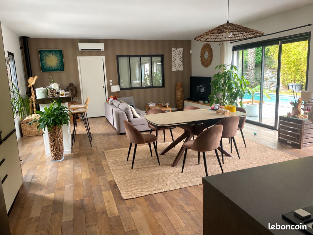 Maison 4 pièces 140 m² · à Roquefort-la-Bédoule · 140 m² · 810 000 €