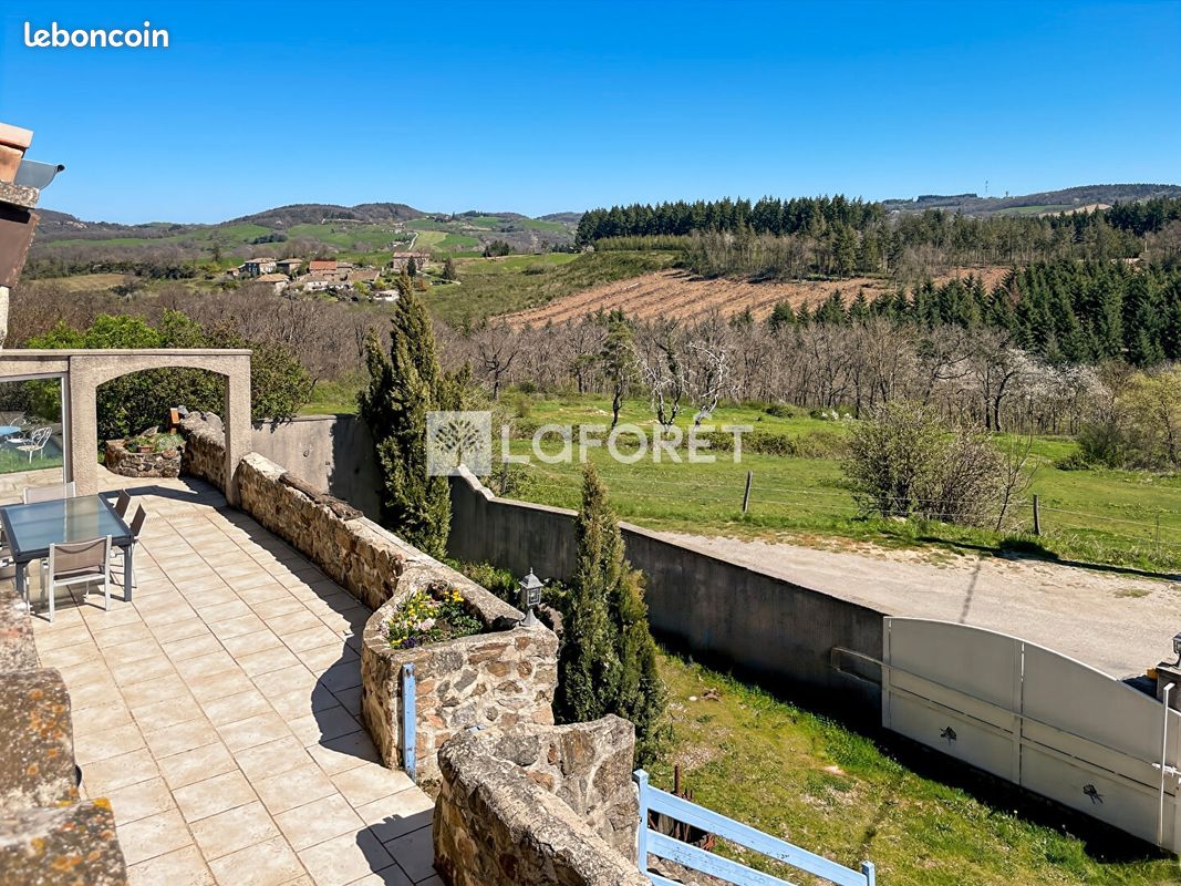 Maison 4 pièces 164 m² · à Champis · 164 m² · 1 045 €