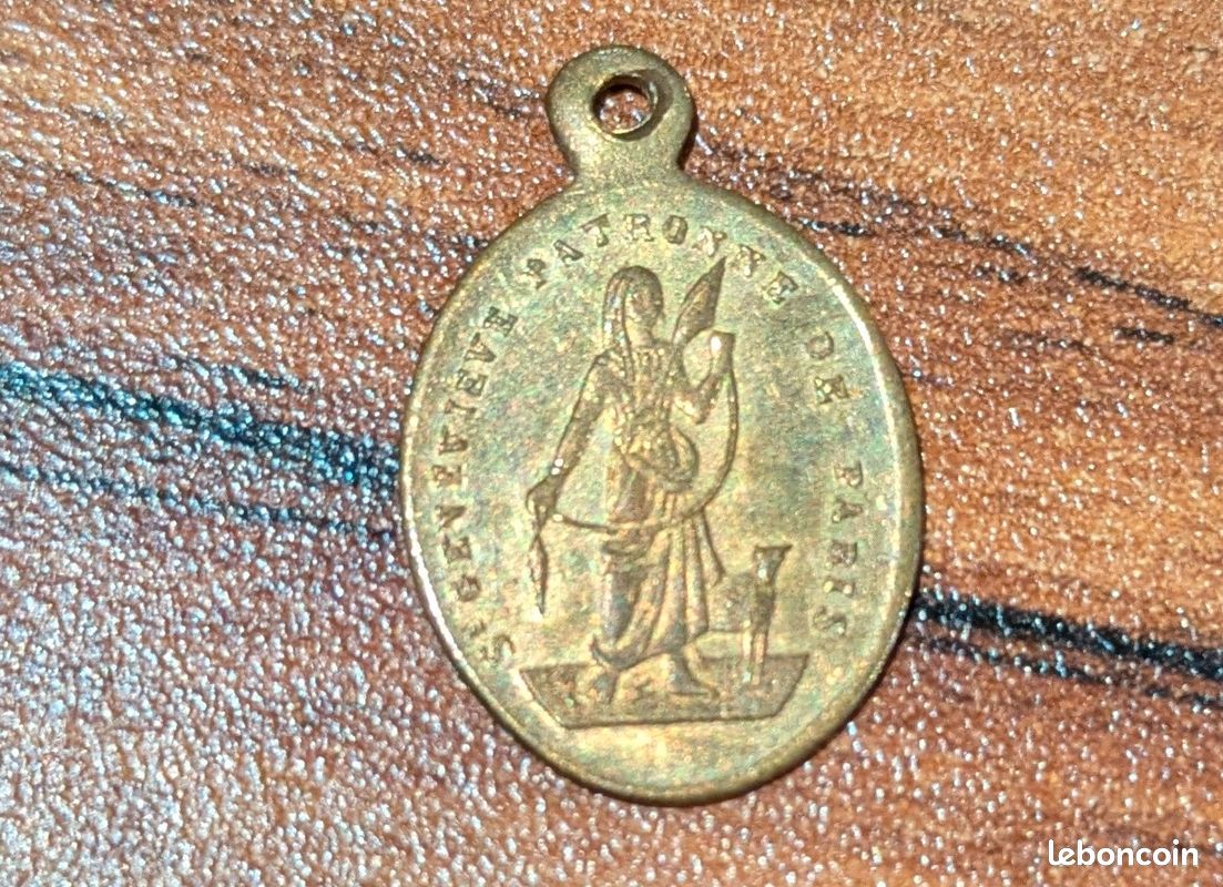 Pendentif religieux (image 1)