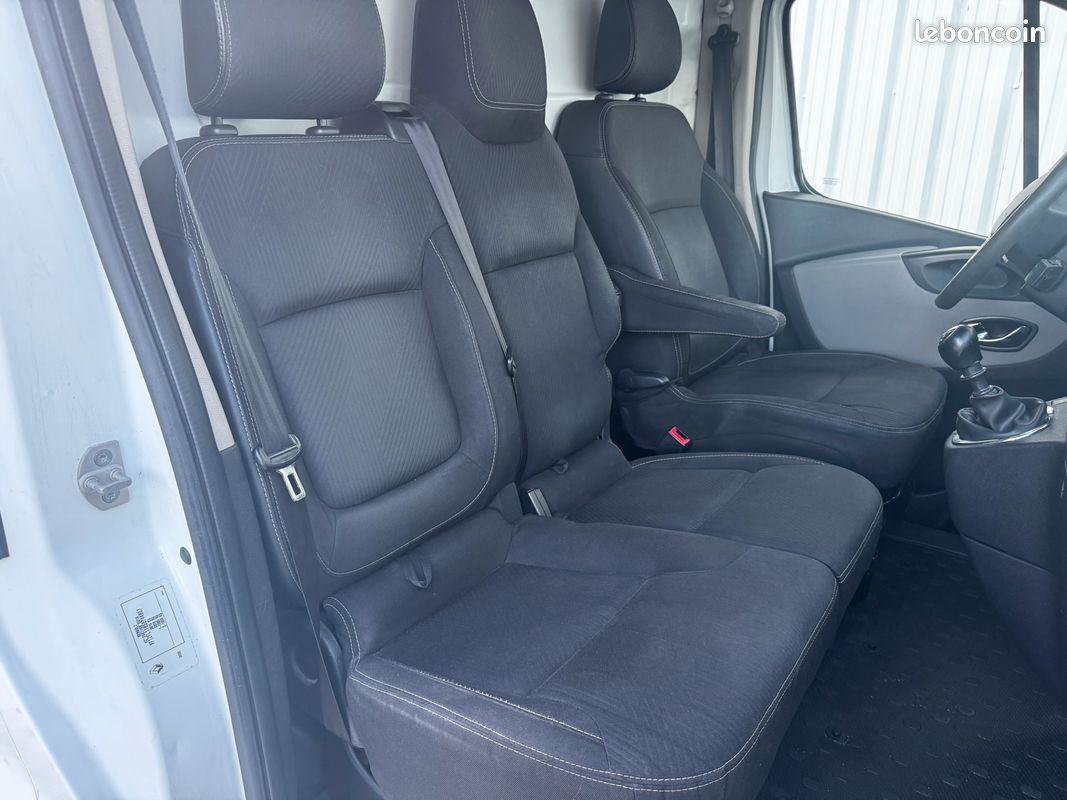 RENAULT TRAFIC III L2H1 GRAND CONFORT 1.6 DCI 120cv BV6 3 PLACES 1°MAIN à 13300 HT et TVA 20% 2660 RÉCUPÉRABLE (image 4)