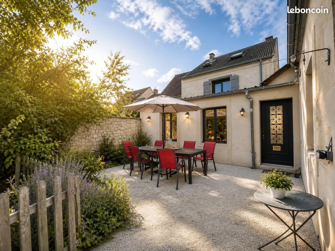 Maison 7 pièces 165 m² · à Nérondes · 165 m² · 159 000 €