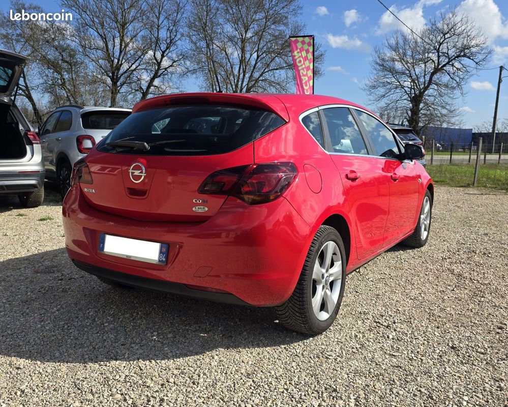 OPEL Astra J Hatchback (F68) 1.7 CDTI 125 cv (image 2)
