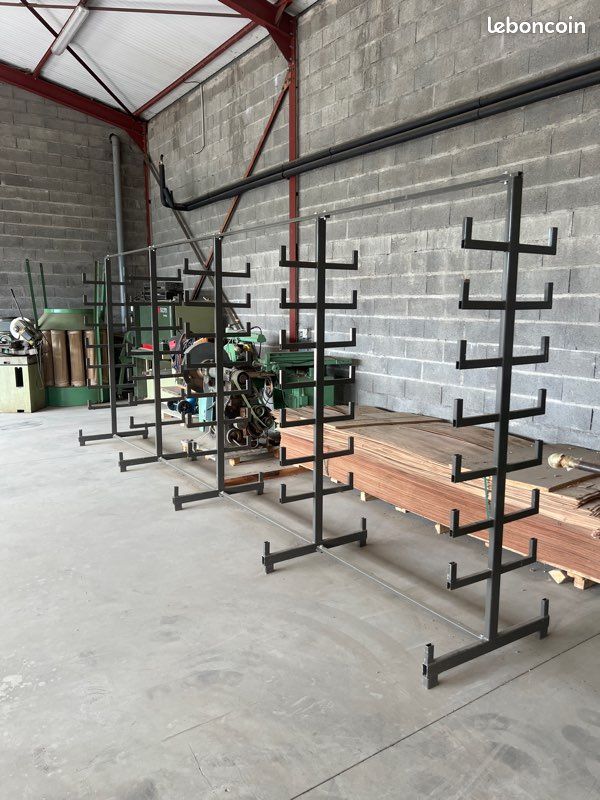 Rack rayonnage stockage tube déraillé (image 2)