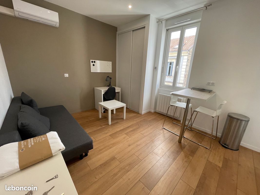 Appartement 1 pièce 18 m² · à Périgueux · 18 m² · 385 €