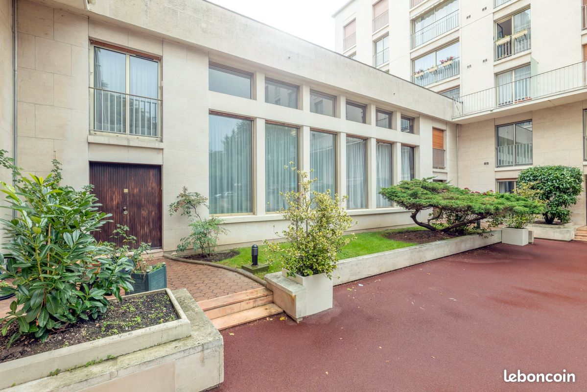 Appartement 5 pièces 145 m² · à Versailles · 145 m² · 765 000 €