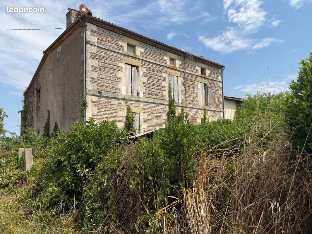 Maison 5 pièces 180 m² · à Fourques-sur-Garonne · 180 m² · 46 000 €