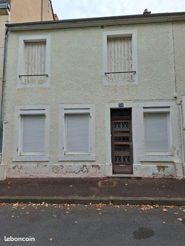 Maison 3 pièces 99 m² · à Saint-Amand-Montrond · 99 m² · 38 000 €