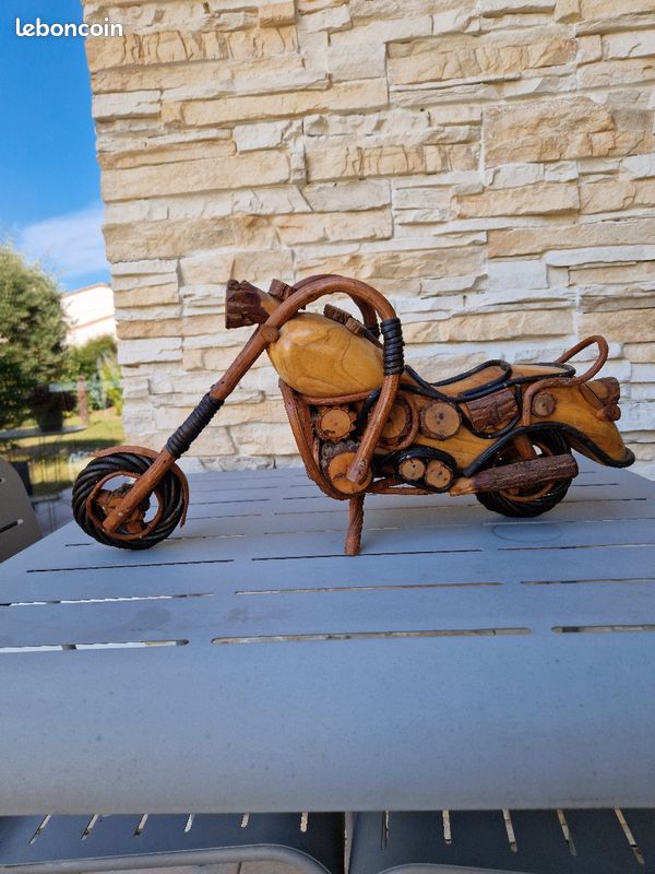 Moto bois modèle réduit (image 4)