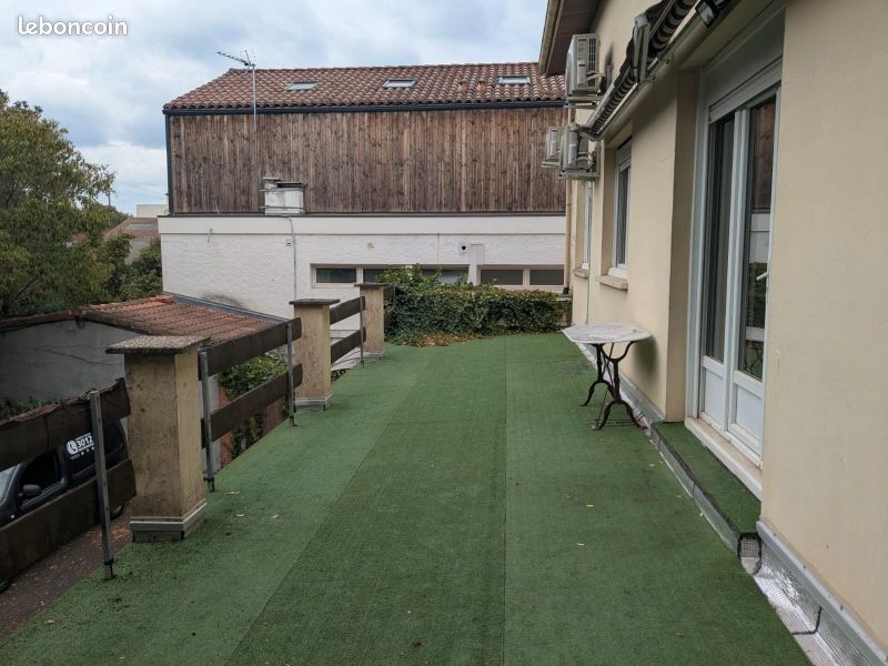 Appartement 6 pièces 127 m² · à Pessac · 127 m² · 890 €