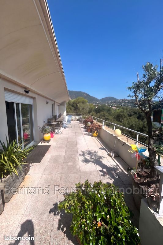 Appartement 4 pièces 92 m² · à Cavalaire-sur-Mer · 92 m² · 699 000 €