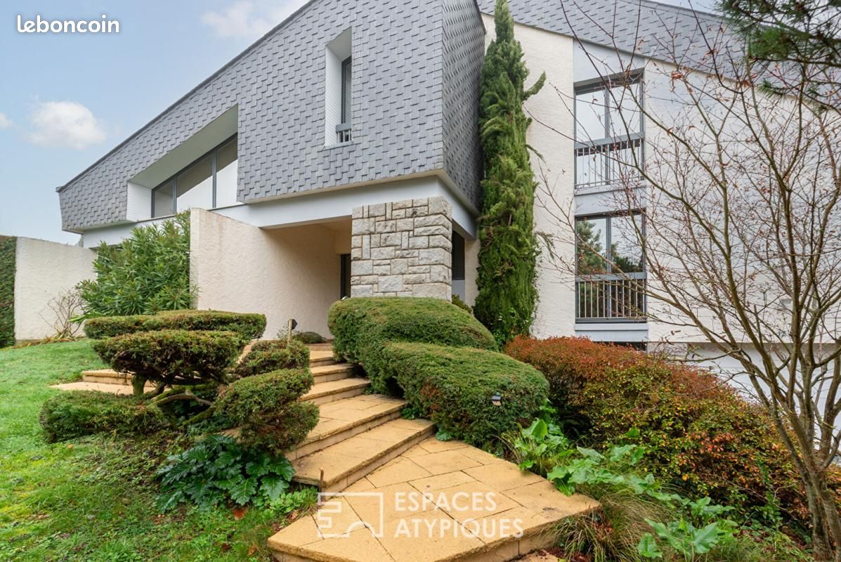 Maison 11 pièces 320 m² · à Le Rheu · 320 m² · 2 200 €/mois