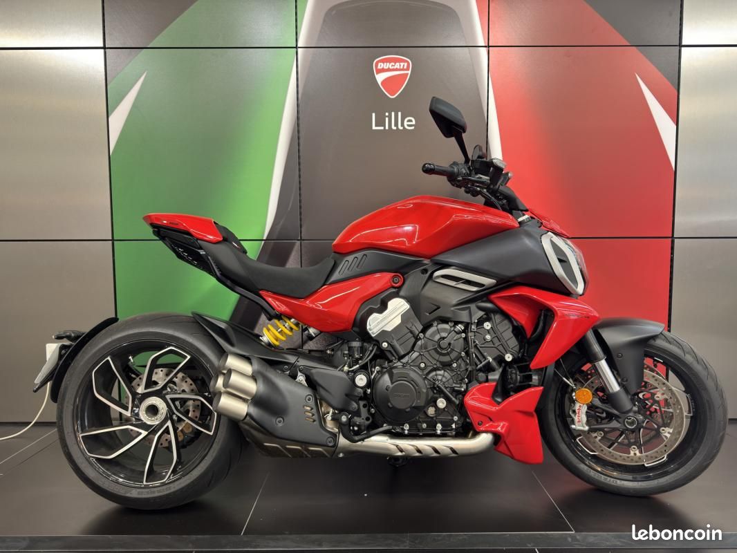 Ducati DIAVEL V4 1158 cm3 (image 1)