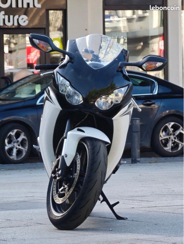 Cbr 1000rr 2008 (image 3)