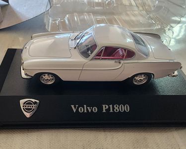 Volvo P1800 ES Miniature échelle 1/43 - Atlas / IXO - Voiture De Collection
