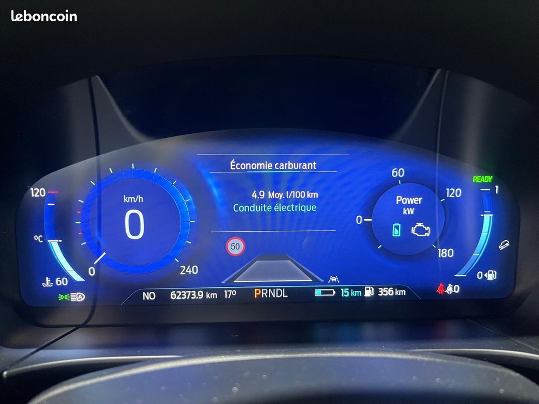 FORD KUGA 2.5 Duratec 225 ch PHEV e-CVT ST-Line CAMERA DE RECUL - DETECTEUR D'ANGLE MORT - REGULATEUR ADDAPTAT (image 21)