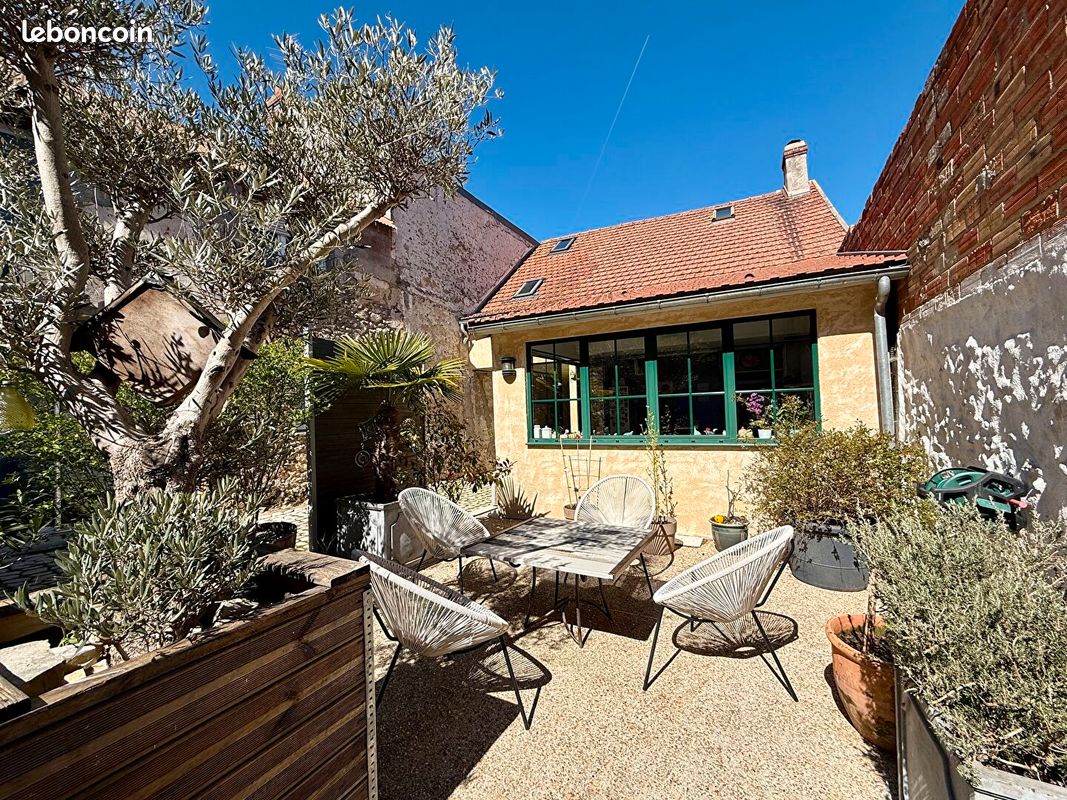Maison 5 pièces 81 m² · à Épône · 81 m² · 230 000 €