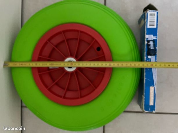Roue increvable 4.80/4.00-8 – Capacité 260 kg – Axe 16 mm – Roulements à billes pour roulage fluide – Compatible brouettes et chariots – Achat Utile
