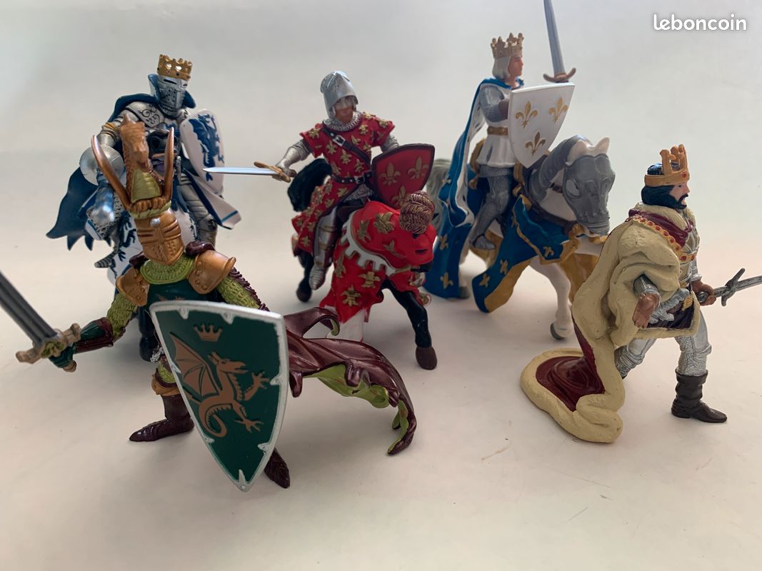 Lot figurines chevaliers PEPO (image 1)