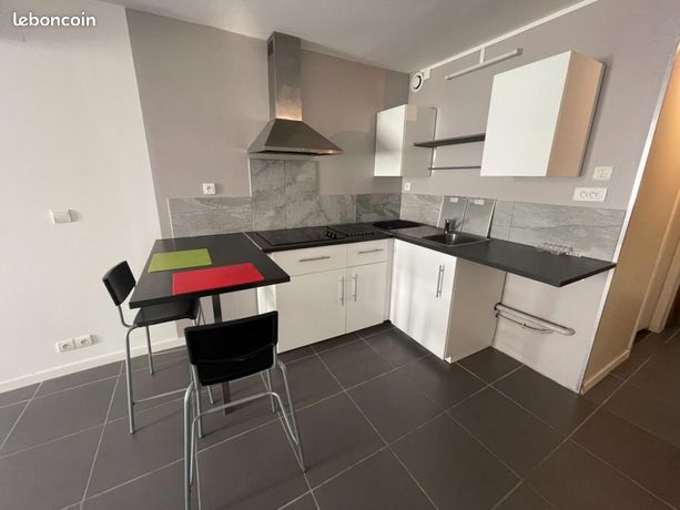 Studio 1 pièce 27 m²