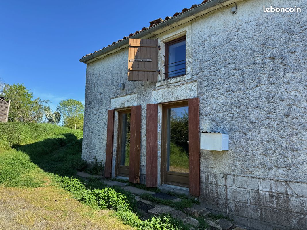Maison 2 pièces 40 m² · à Saint-Martin-Lars-en-Sainte-Hermine · 40 m² · 30 300 €