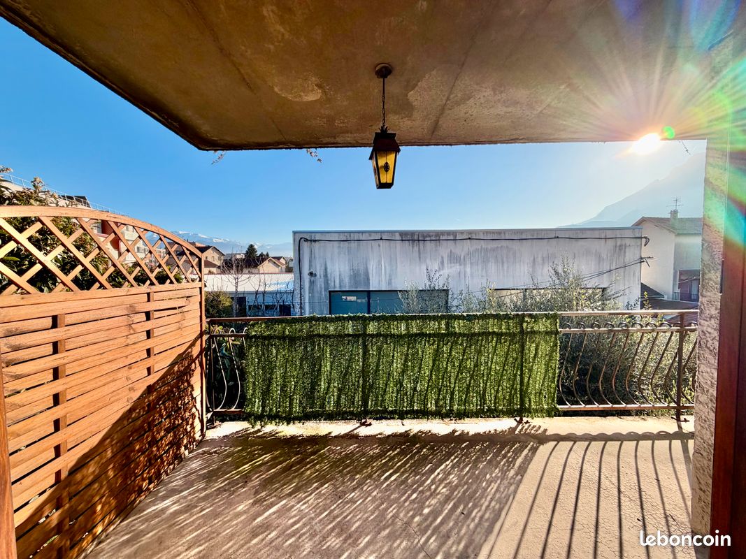 Appartement 5 pièces 120 m² · à Fontaine · 120 m² · 180 000 €