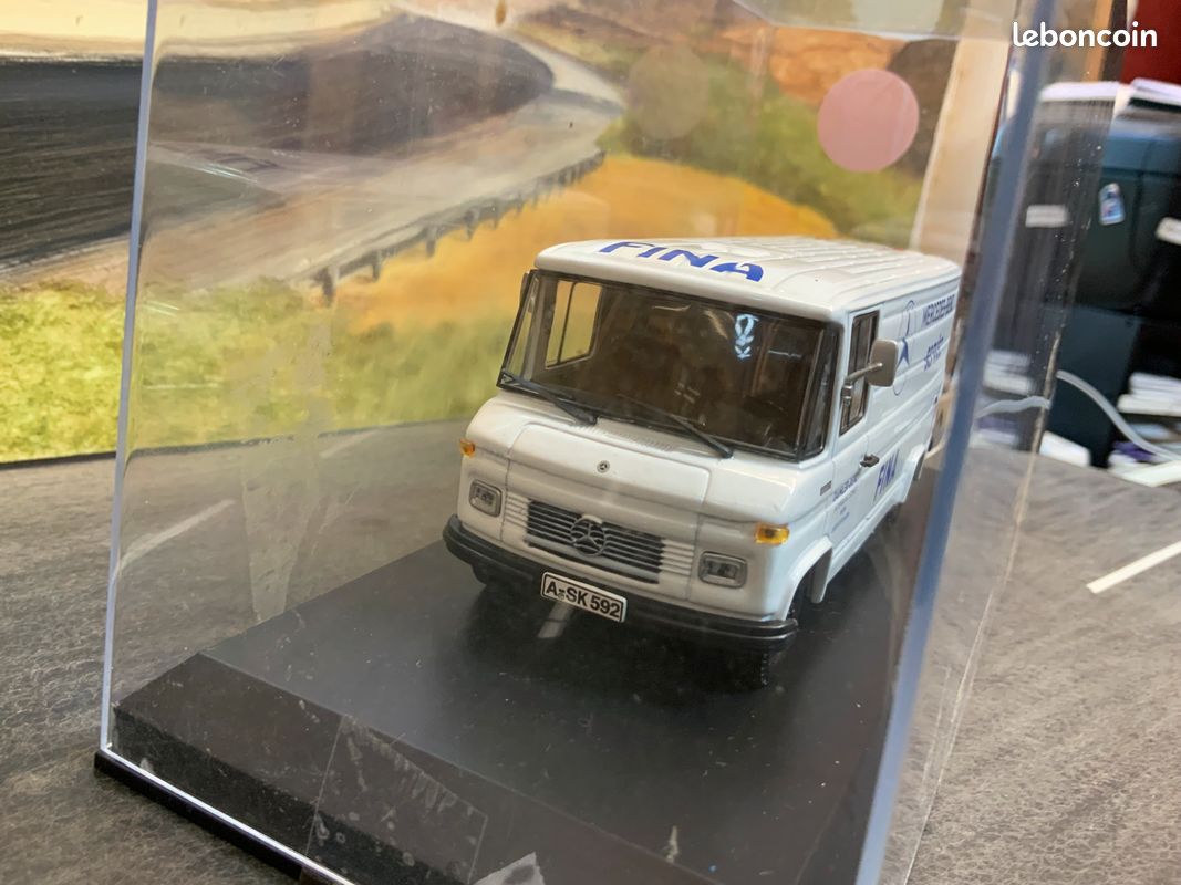 Mercedes 300d Adenauer (Norev) 1/43e