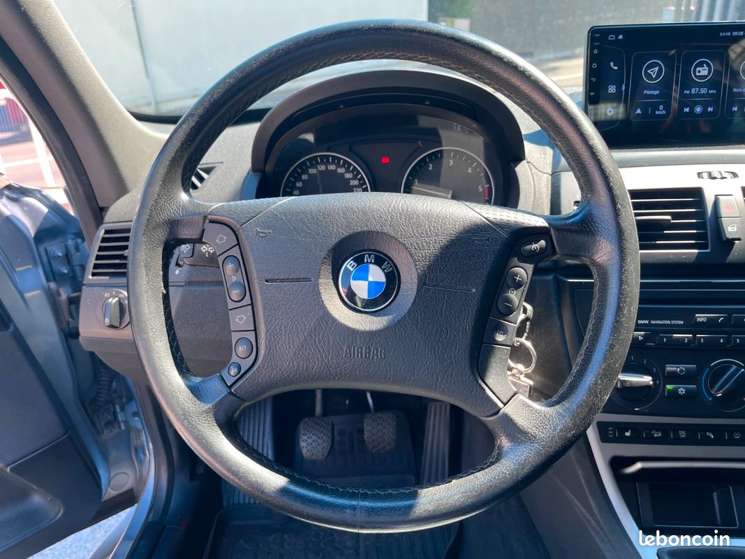 BMW X3 X3 3.0d 204 ch Confort / Moteur M57 / Attelage / CarPlay / Barre de toit / (image 18)