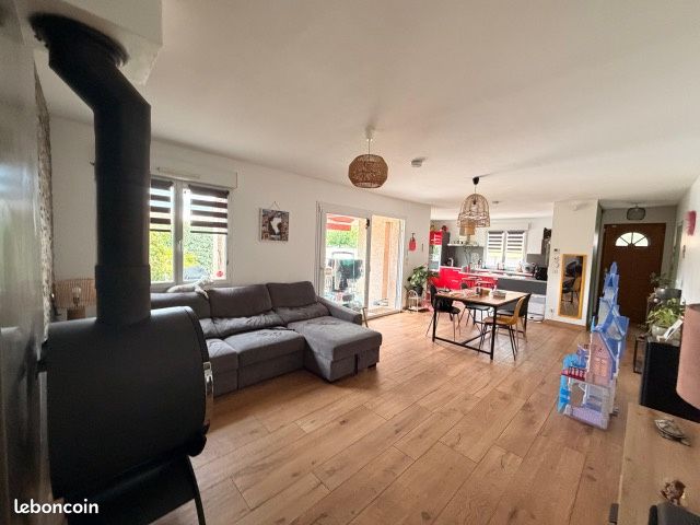 Maison 5 pièces 101 m² · à Saint-André-le-Gaz · 101 m² · 329 000 €