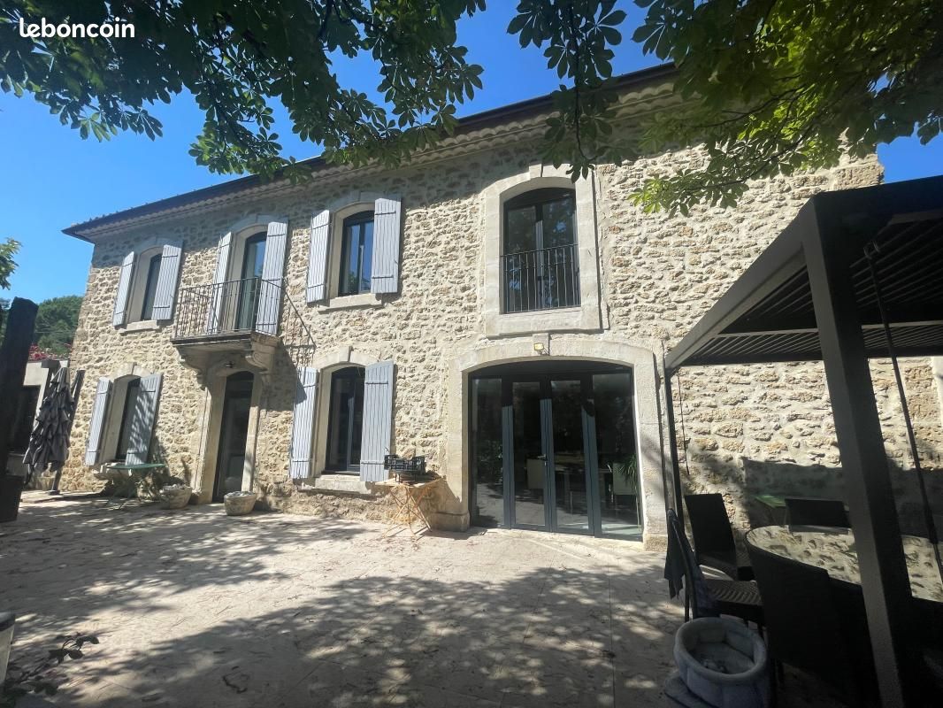 Maison 6 pièces 300 m² · à Bédarrides · 300 m² · 840 000 €