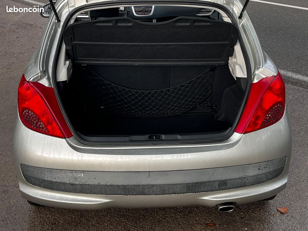 PEUGEOT 207 1.6i 16V - 120 - BVA Sport Pack (image 15)