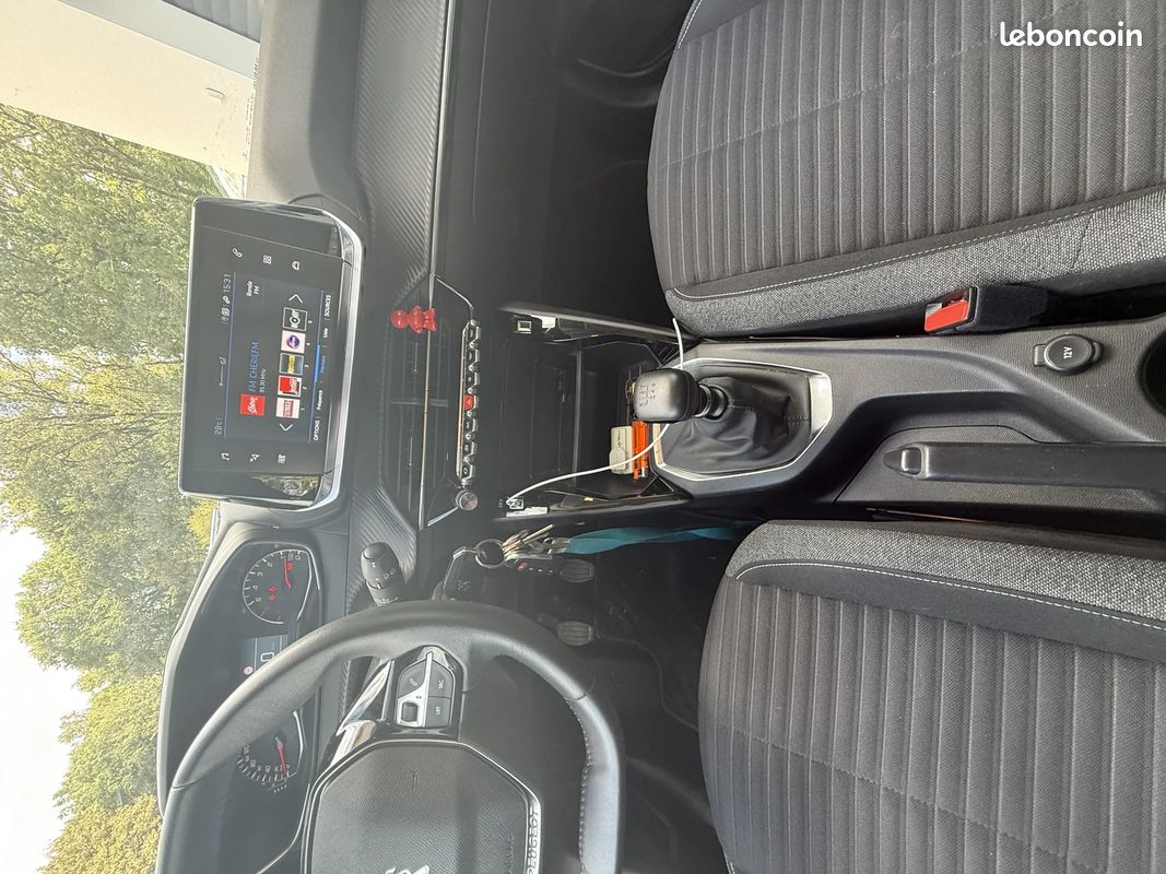 Peugeot 208 II Style (image 16)