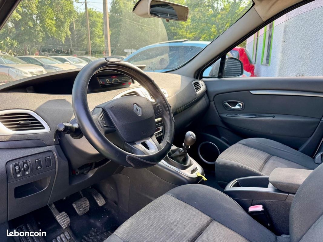 RENAULT SCENIC III dCi 130 FAP Dynamique Euro 5 7 PLACES (image 4)