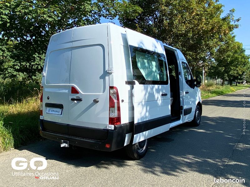 Renault Master (III) Cabine approfondie 4 places | 2.3 Blue dCi 135ch | 3T5 L2H2 | 7 personnes transportées + Kit bois by Gruau | à partir de 667/mois (image 9)
