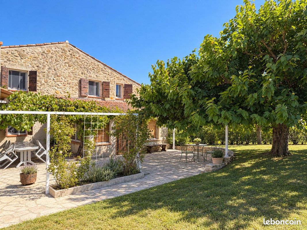 Maison 6 pièces 140 m² · à Pierrerue · 140 m² · 445 000 €