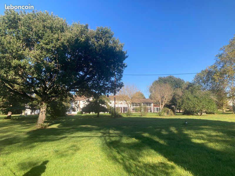 Maison 9 pièces 300 m² · à Pompertuzat · 300 m² · 649 000 €