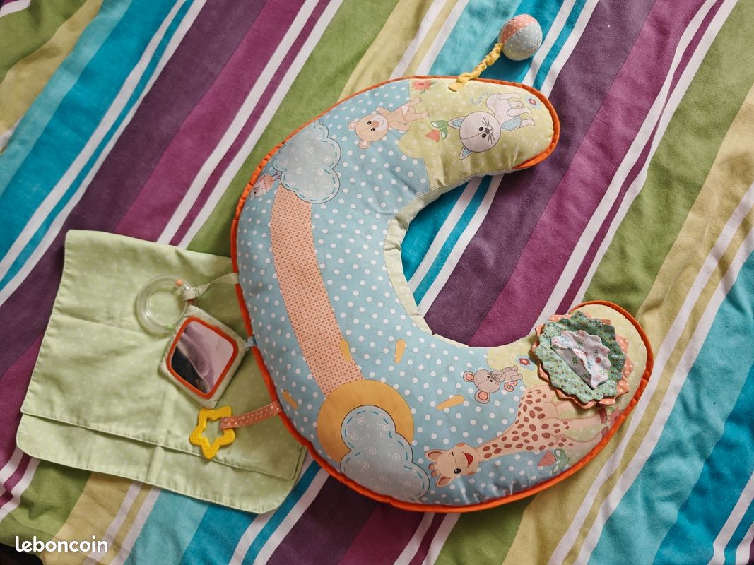 Coussin d'allaitement (image 1)