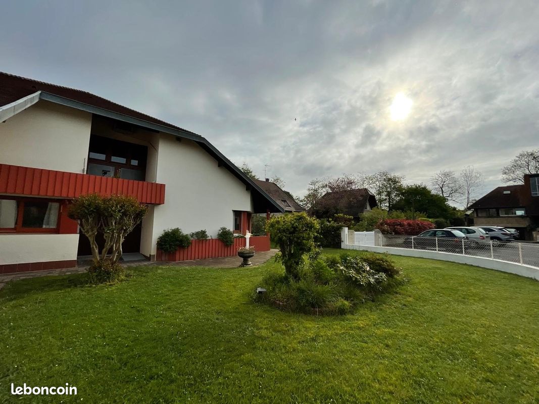 Maison 6 pièces 180 m² · à Pau · 180 m² · 1 350 €