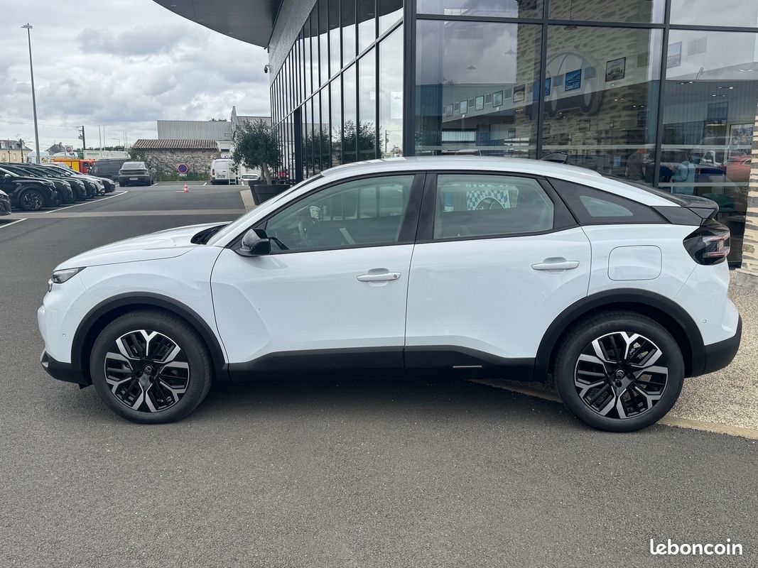 Citroen C4 1.2 HYBRIDE 145CH S&S BUSINESS AUTOMATIQUE (image 8)
