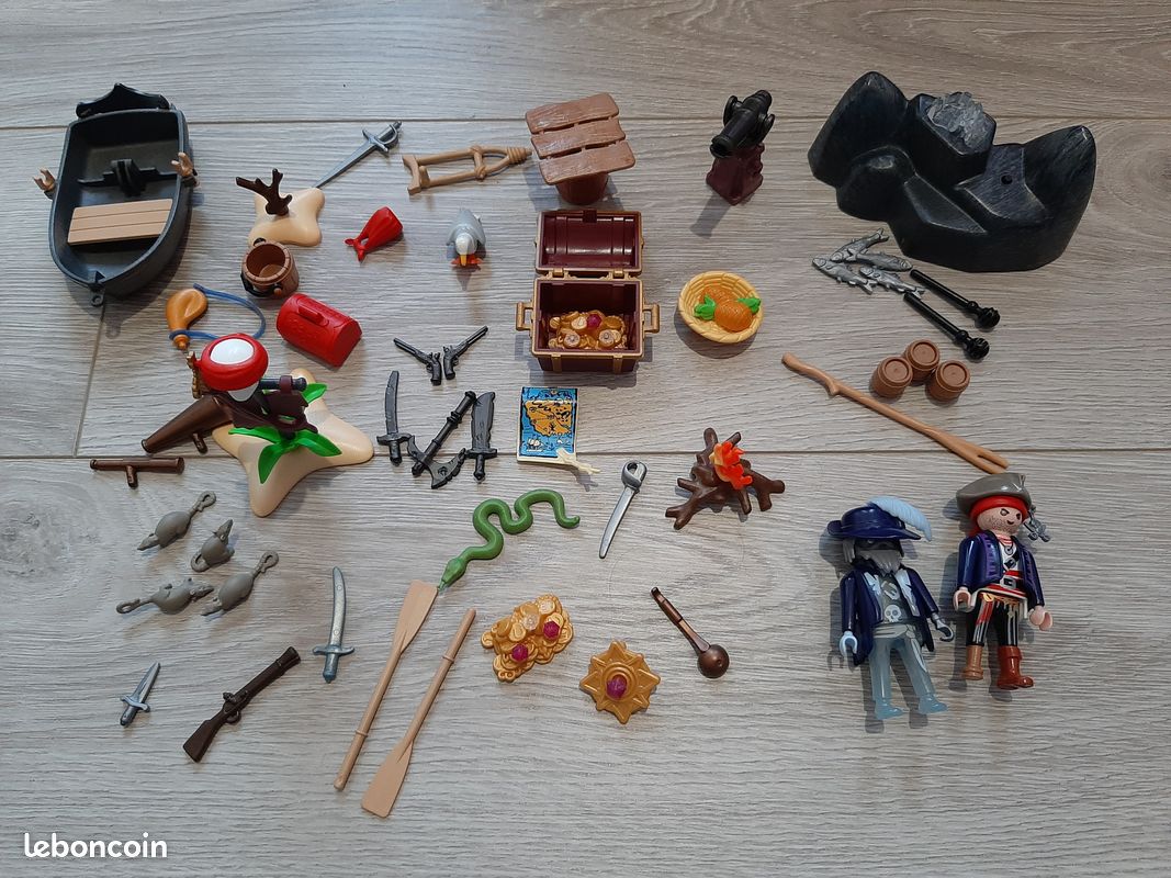 Playmobil : pirates, chevalier, magicien et vampires (image 1)