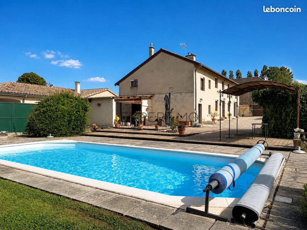 Maison 6 pièces 147 m² · à Viré · 147 m² · 270 000 €