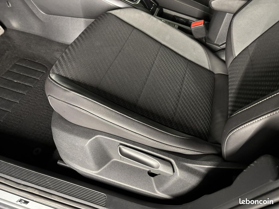 VOLKSWAGEN T-ROC 2.0 TDi 150 R-LINE DSG7 ATTELAGE CAMERA ACC (image 30)