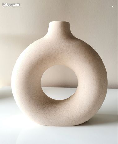 Vase Minimaliste Moderne en Céramique Raku, Japon en vente sur