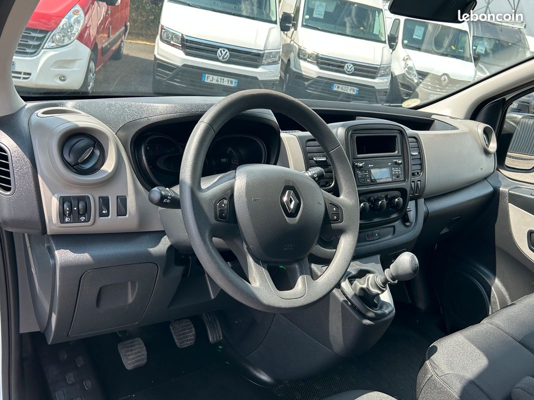 Renault Trafic 1.6 DCI 125ch S&S Fourgon L1H1 COMBI 9 PLACES PACK ZEN S&S (image 5)