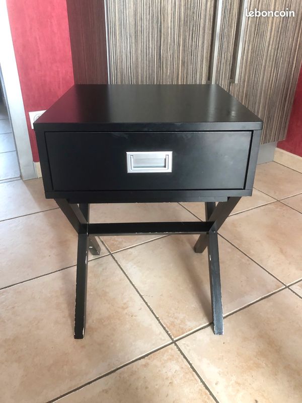 Table de chevet (image 1)